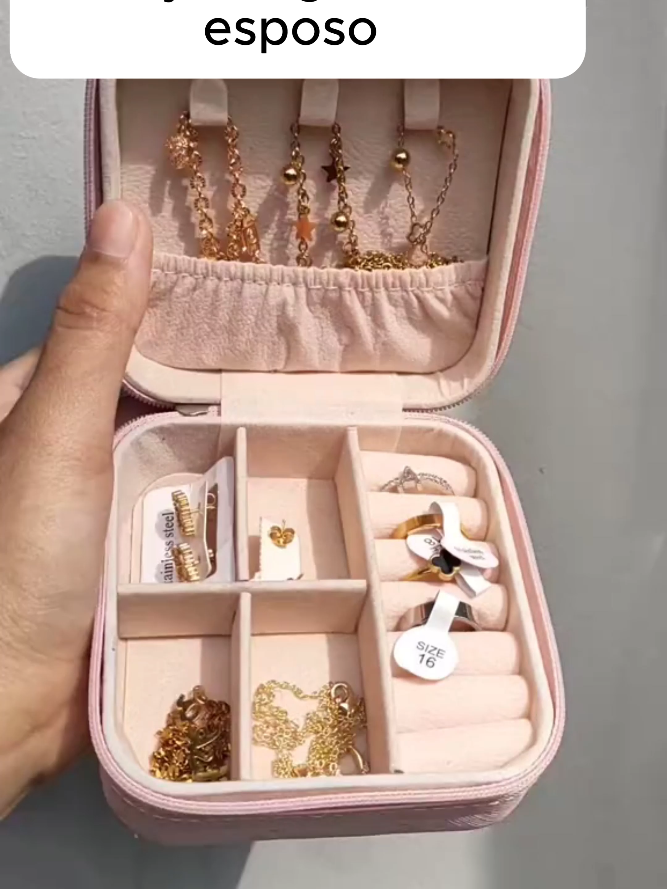 Mantén tus joyas seguras y organizadas en cualquier momento con este práctico estuche. Compacto, elegante y perfecto para uso diario o viajes #Accesorios #Organizacion #IdeasDeViaje #EstiloDeVida #Joyería #Organizador #TipsDeModa #Hogar #Viajes #AccesoriosDeModa #EstiloUnico #CuidadoPersonal