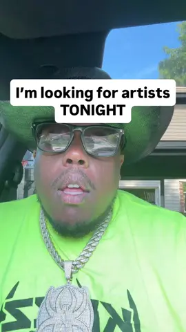 Comment the ‘🎤’ in the comments for a chance to win a feature from me on your song. Be sure to skip the line to guarantee I listen to you. Live stream TONIGHT @ 6pm CST.