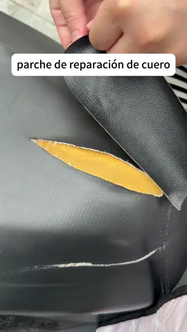 Si los muebles de cuero, las mesas, las sillas y los bancos de la casa están rotos, prueba esta pegatina de cuero autoadhesiva#fyp #tiktokshop #pegatinas #leathersticker #leatherrepair