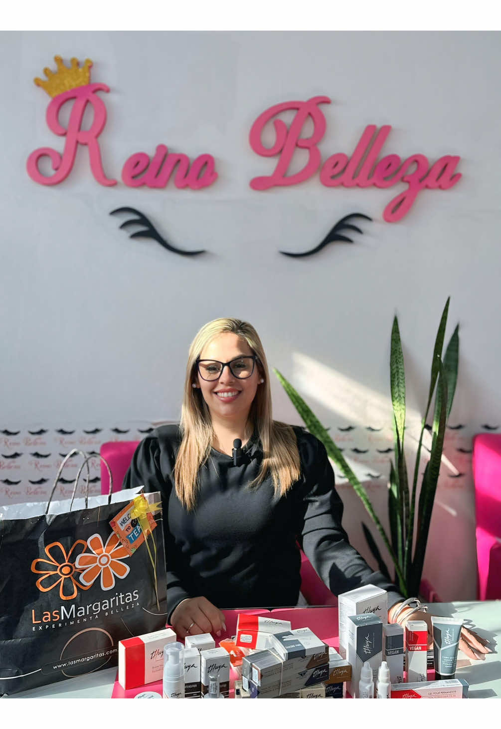 Cada nuevo producto que llega es una oportunidad de crecer, aprender y dar lo mejor 🌸 Hoy recibimos este hermoso envío de Thuya con todo lo que necesitamos para seguir ofreciendo servicios de primera: geles, tintes, lash filler botox, brow shampoo, cremas y mucho más 🙌 ¡Feliz de seguir en este camino profesional de la mano de una marca internacional reconocida! 💖 @Las Margaritas @thuya.argentina @deunas_ 📍 M.A. Pascual 2702, San Francisco Solano 📞 +54 9 11 3591-0801 #reinobelleza #depilaciondefinitiva #diseñodecejas #thuyaargentina #fyp 