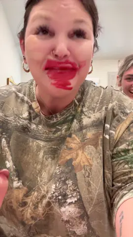 She did my make up 😂😂@bethany_espinoza 