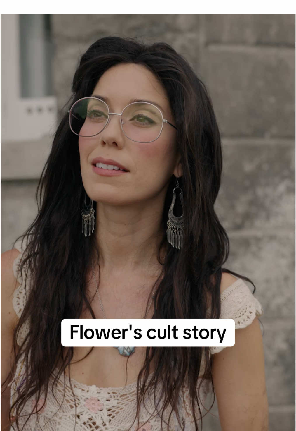 Alberta pulled an uno reverse to get Flower talking 😂 #GhostsCBS #ghosts #highlight #cult #comedy