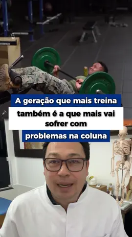 Uma consulta com um Fisioterapeuta Osteopata é importante para a prática de atividade física porque promove a prevenção de lesões, otimiza a performance e a qualidade de vida, tratando o corpo como um todo e restaurando o equilíbrio funcional necessário para a prática desportiva. O profissional identifica e corrige restrições e desequilíbrios, melhora a mobilidade articular e muscular, e fornece orientações personalizadas para uma prática mais segura e eficaz, além de auxiliar na recuperação de dores e sintomas crônicos.  Benefícios para a Atividade Física Prevenção de Lesões: O tratamento osteopático fortalece o corpo, o que diminui o risco de lesões e contraturas, permitindo que você se exercite com mais segurança.  Melhora da Performance: Ao equilibrar o corpo, a osteopatia melhora a execução dos movimentos, aumenta a força e a agilidade, resultando em melhor performance nas atividades físicas.  Redução de Dores e Limitações: A osteopatia atua no alívio de dores musculares, articulares e crônicas, além de corrigir desequilíbrios posturais que podem gerar limitações no movimento.  Otimização da Recuperação: Melhora a circulação sanguínea, o que facilita o transporte de nutrientes e a oxigenação dos músculos, contribuindo para uma recuperação mais rápida do esforço físico.  Abordagem Integral: O fisioterapeuta osteopata trata o corpo como um sistema integrado, buscando a causa raiz dos problemas para restaurar a harmonia e o bem-estar geral, e não apenas os sintomas. #fisioterapia #academia #exercícios #fortalecimento #osteopatia  