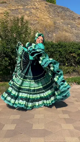 feliz día de la independencia! y que viva méxico!🇲🇽 #hispanicheritagemonth #folklorico #balletfolklorico #bailefolklorico #diadelaindependencia 