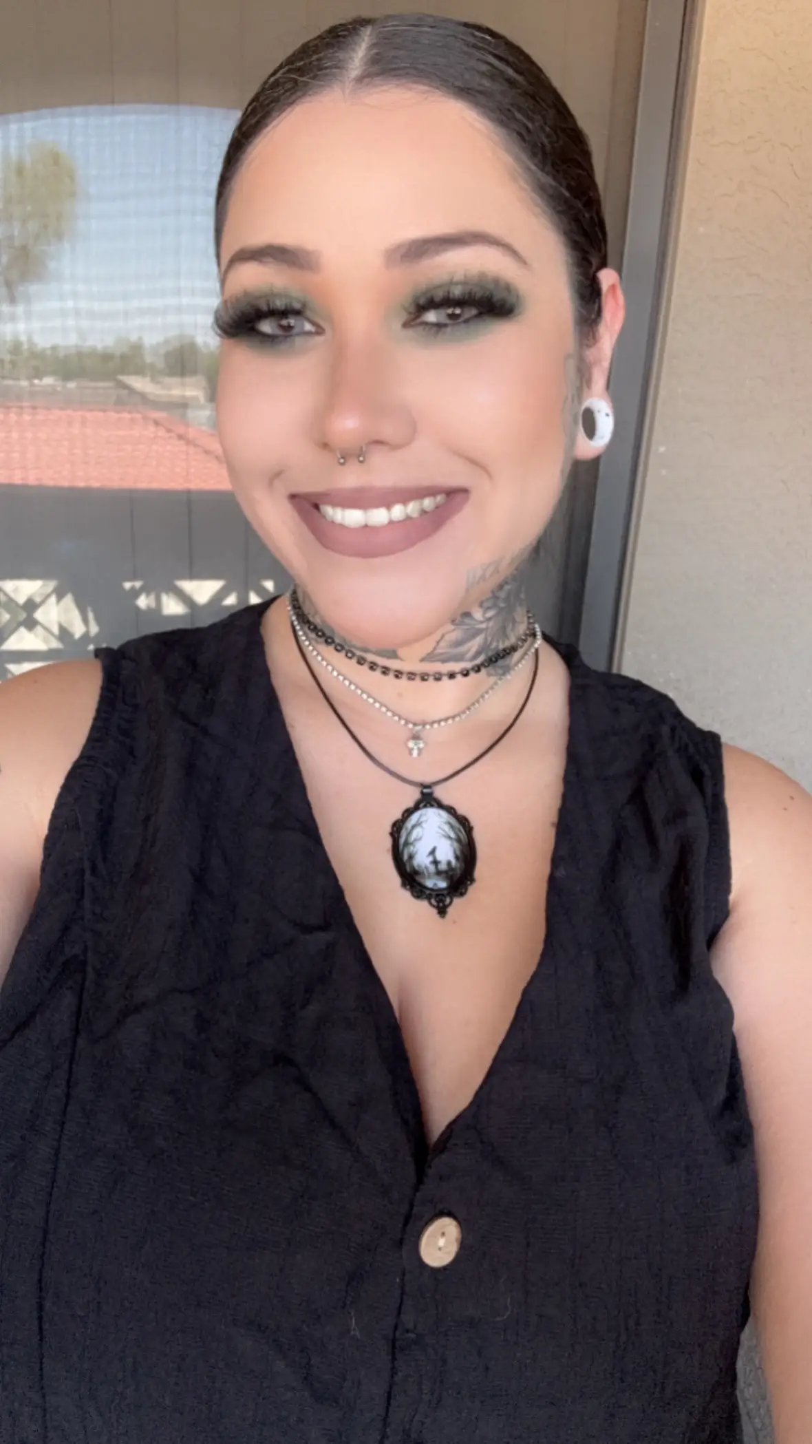 🖤. #howolddoilook #totallywickedbabe #gothbabe #Love 