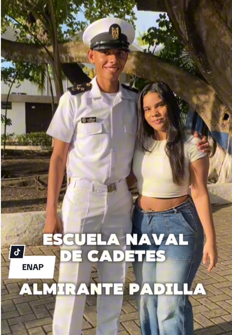 Les comparto un poco de mi familia y lo orgullosa que me siento de poder vivir mi sueño a través de el ❤️ #armadadecolombia⚓🇨🇴 #militar #escuelanaval #armadanacionaldecolombia🇨🇴 #armada 