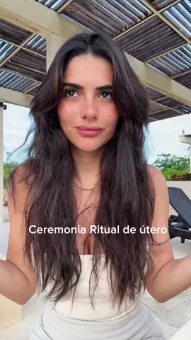 ✨ Ritual de Útero ✨ El Ritual de Útero es una ceremonia sagrada que nos invita a reconectar con la energía femenina, honrar nuestra ciclicidad y sanar memorias que habitan en nuestro linaje y en nuestro cuerpo. A través de cantos, movimiento y visualizaciones, abrimos un espacio para liberar cargas emocionales, soltar patrones heredados y volver a habitar el útero como centro de poder, creación y amor propio. 🌸 🌕 ¿Por qué se asocia con las fases lunares? Nuestro útero está directamente conectado con la Luna: ambos son cíclicos, ambos marcan ritmos. Así como la Luna tiene 13 lunas llenas/nuevas al año, nuestro cuerpo también guarda esa sabiduría de 13 ciclos. Por eso, cada ceremonia nos alinea con una fase lunar, permitiéndonos entrar en sintonía con la naturaleza y con nosotras mismas. 🔮 ¿Por qué 13 ceremonias? Asistir a 13 ceremonias es recorrer un viaje completo: es como transitar un año lunar entero. Cada encuentro abre un portal distinto de sanación y memoria, y al completar los 13, habrás recorrido un círculo sagrado de transformación, integrando la energía de cada luna en tu útero y en tu vida. 🌷 Este camino no es solo sanación, es también celebración: de tu cuerpo, tu historia y tu fuerza creativa