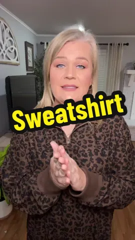 Love love this print! #comfy #oversizedshirt #sweatshirt #sweaterweather #fallfashion 