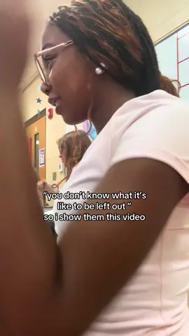 this video is actually just embarrassing😭#fyp #school #relatable #leftoutfriend #LanguageLearning 
