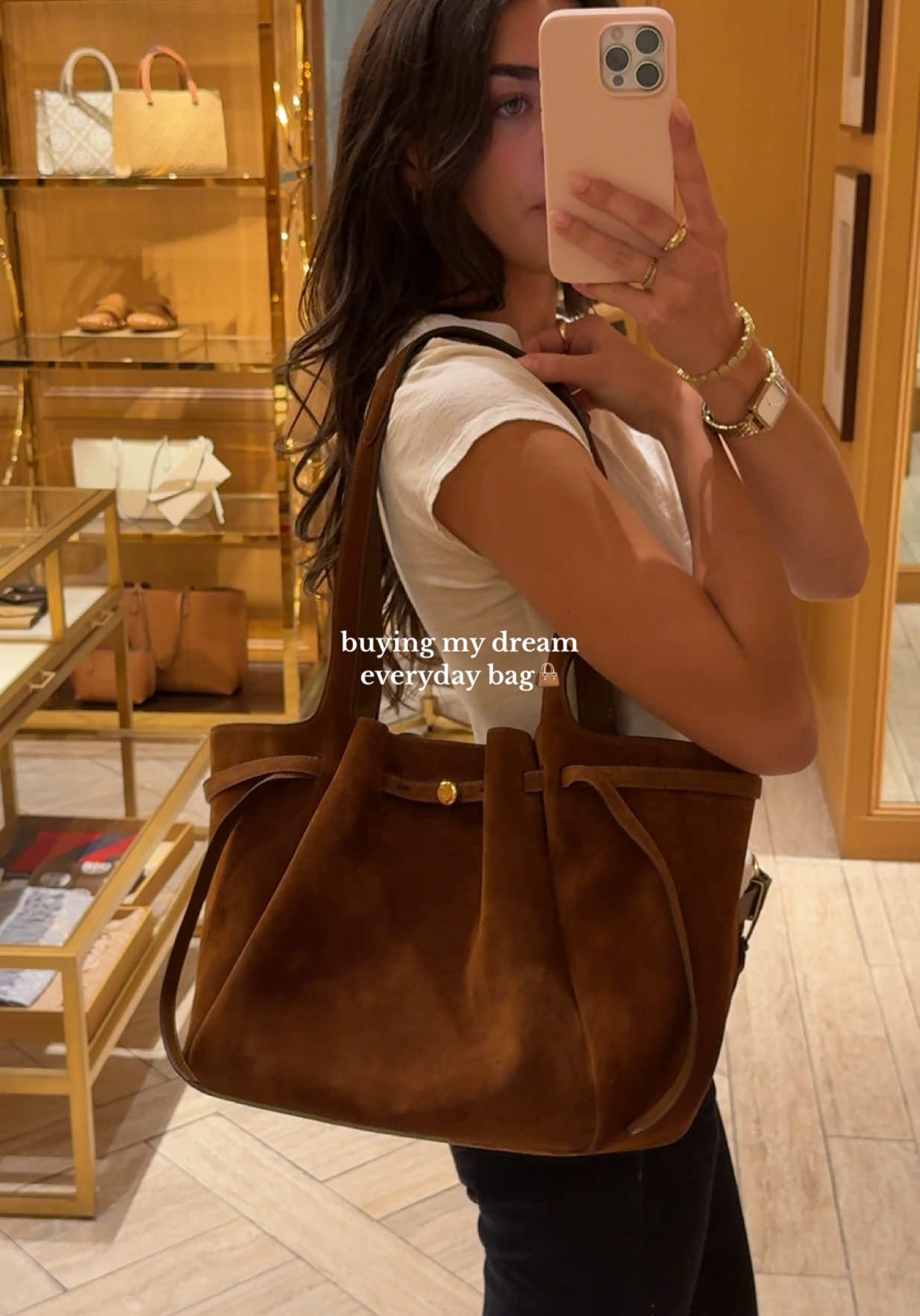 Which do you guys think came home with me?👀🤎 @TORY BURCH #torybirch #romytote #everydaybag 