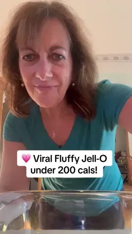 Tried this viral Fluffy Jell-O and WOW 🤩 ⚡️169 cals | 24g protein | 0 carbs⚡️ Add sugar-free whipped topping for just 20 cals per 2 tbsp 🙌 Sweet, light & guilt-free — who’s making this next?! 👀💗 #HealthySnack #ProteinDessert #FluffyJello #SueMartinWellness