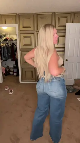 Broooo these ARE the actual BBL jeans idc #bbljeans #curvyfashionblogger #curvyfashion #curvyjeanstryon 