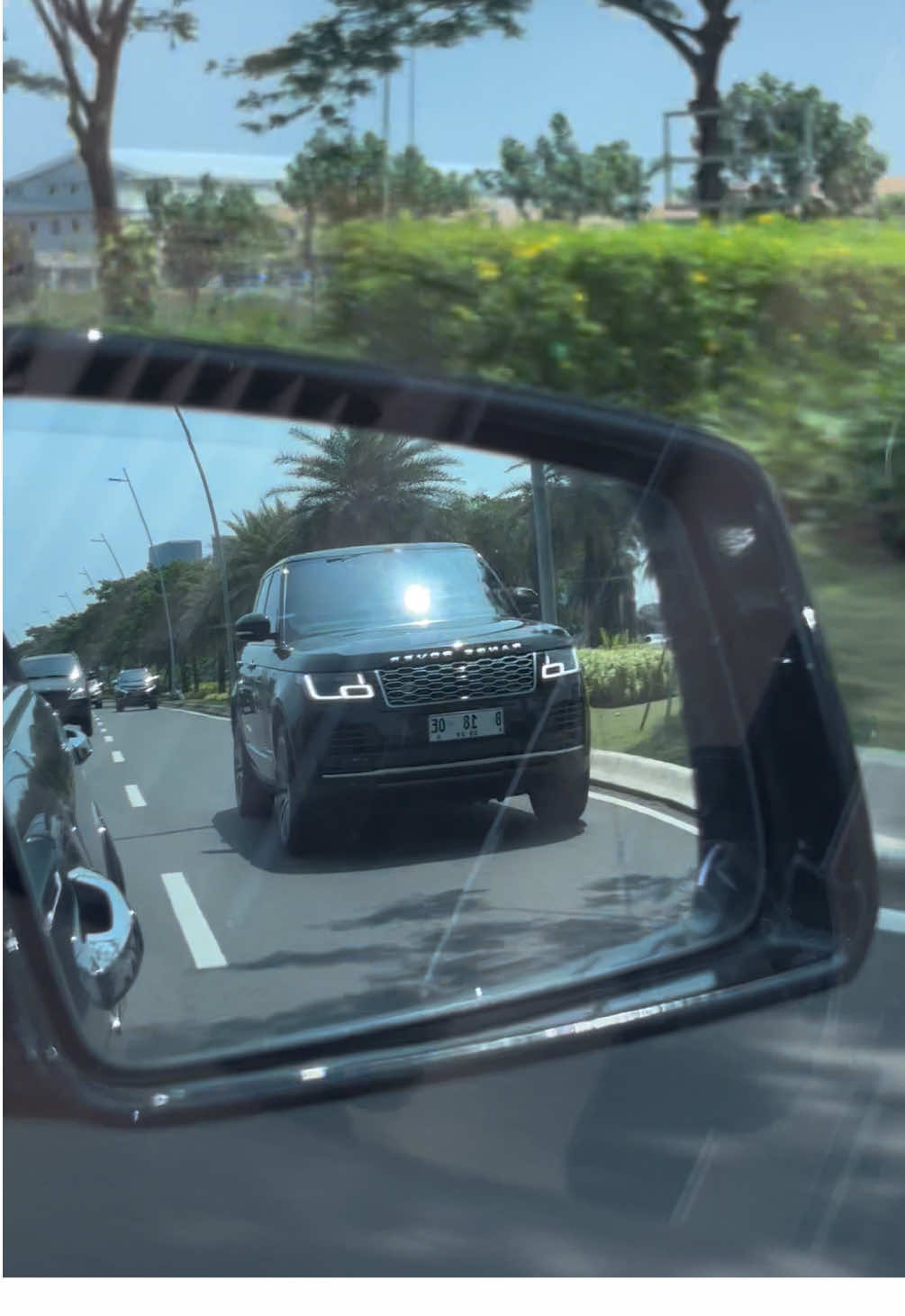 RR 🤩 #carspotting #rangerover #carsoftiktok #fypシ 