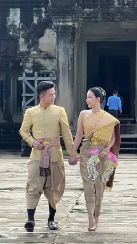 ដេកសុខៗគេដាស់អោយមកថត pre wedding នៅសៀមរាប❤️#prewedding 