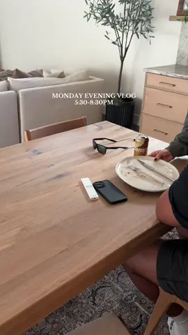 Monday evening vlog 5:30-8:30 ✨ if I’m solo for a bit, I WILL be on Pinterest with Gilmore girls on in the background 😭🤣