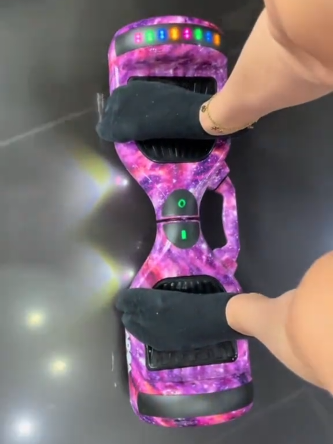 🚀✨ Dia das Crianças com aventura de verdade! Link nos comentários ou me chama na dm 😍 🛹 Hoverboard com Bluetooth + som 🎶 ⚡ Até 12km/h | Autonomia 10km | Leve e portátil 🎁 O presente que tira a criançada das telas e coloca no mundo da diversão! 👉 Garanta já o seu e faça o Dia das Crianças inesquecível! 💖  #shoppe #promoçao #promoçaorelampago #diadascrianças #presente 