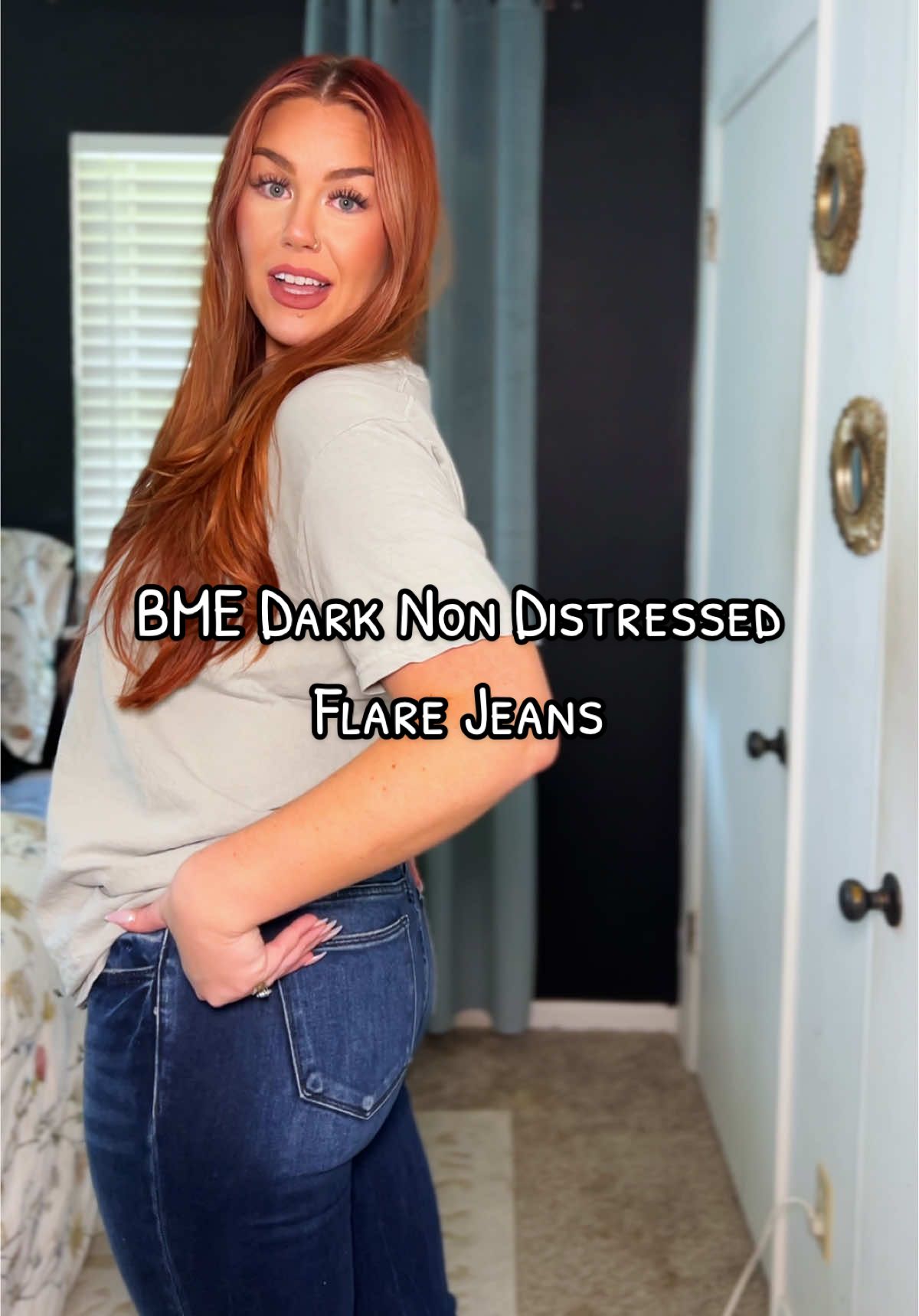 These are selling fast! If they still have your size I’d go ahead and get it because they always take a long time to restock 🥲 #womensjeans #size12 #flarejeans #fall #tallgirl 