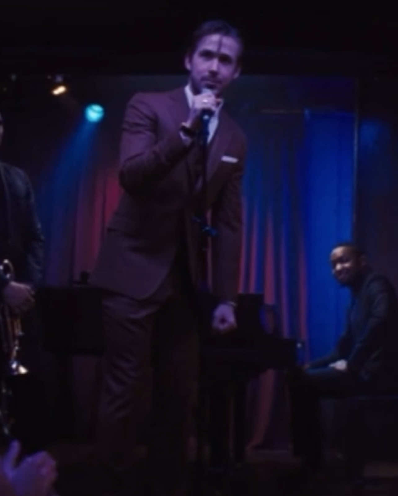 eye contact with soulmates who will never be | #willneverbe #soulmates #yearning #eyecontact