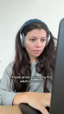 Preorder STARSIDE anywhere now for the first printing edges! #starside #BookTok #lightlark #alexaster 