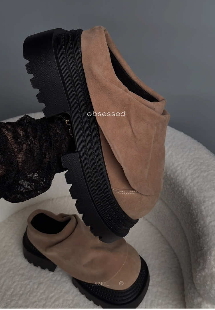 obsessed. #chunkyshoes #wedgesandals #shoesforwomen #shoesrecommendation #comfyshoes 