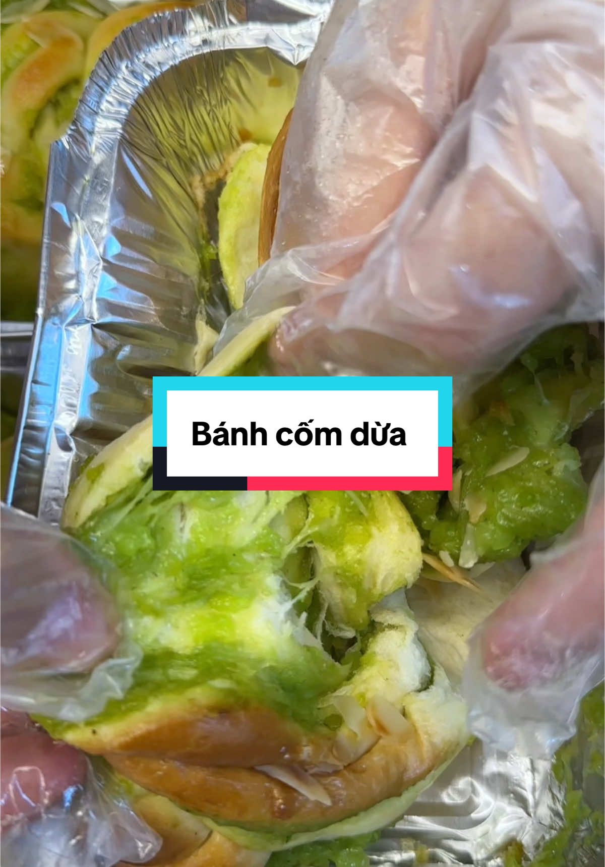 Cốm dừa khay bạc #minhanhfood #banhmi #daylambanh #banhngot #BanhComDua #banhmimuoiot #review  #viral 