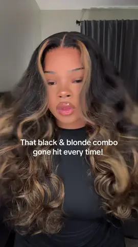 I swear @QUANDIAN Hair has the best quality hair for an affordable price, I love it! Hot Selling 28 Inch 200% Density 13x6 Body Wave #blondewig #wiginstall #highlights #wig 
