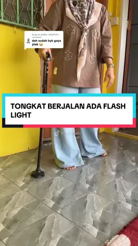 Replying to @KAMIL | KREATIF perlukan support untuk berjalan ? highly recommended untuk guna tingkat macam ni. siap ada flash light. #tongkat #tongkatlipat #tongkatberjalan #walkingstick  