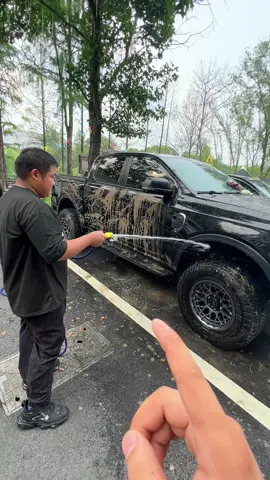 Old way: drag a hose, untangle cords, waste water. New way: one button, clean in seconds. It’s 2025. Wash smart. #upgradeyourroutine #2025tech #cordlesslife #washsmarter #carhack #tiktokshop #tiktokmademebuyit #fallfreshness 