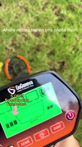 Best metal detector, accurate and waterproof 🎁🤩🤩#treasurehunt #metaldetector #metaldetectingfinds #goldhunting #tiktokmademebuyit #outdoorfun #hollywood #gift #eeriebleeps #gold #bigdeal 