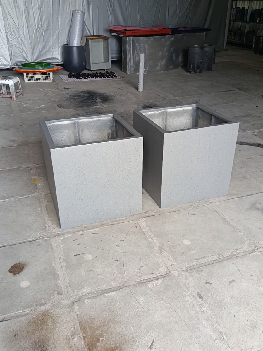 Chậu composite của Ma Belle là loại chậu chất liệu fiberglass đúc nguyên khối ( không phải tấm nhựa ghép ) nên bền, không thấm. Làm được theo mọi kích thước yêu cầu. #chaucay #chautrongcay #chaucaycanh #chaucanh 