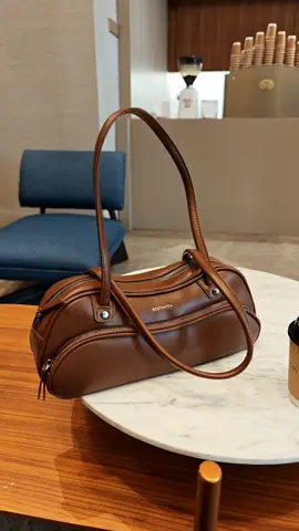 pokoknya bagus banget gak bisa berkata-kata lagi#bostanten #shoulderbag #taswanita 