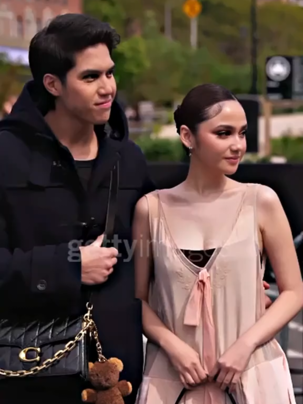 Spotted at NYFW 🗽: El Rumi & Syifa Hadju looking absolutely gorgeous for @Coach @coach.indonesia ✨🔥 sumber getty images #elrumi #syifahadju  #CoachSpring26 #CoachNY #fyp 