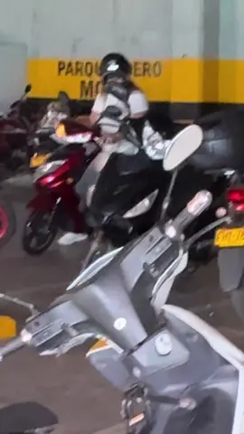JAJAJAJA Perdóname diosito 😂 #fypシ #criticar #motorcycle 