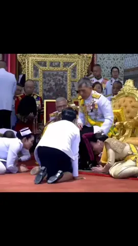 แม่เป็นคนดีมาก เธอใส่ใจและเคารพพี่สะใภ้🥺🤍 #kingofthailand #รัชกาลที่10 #ราชินี 