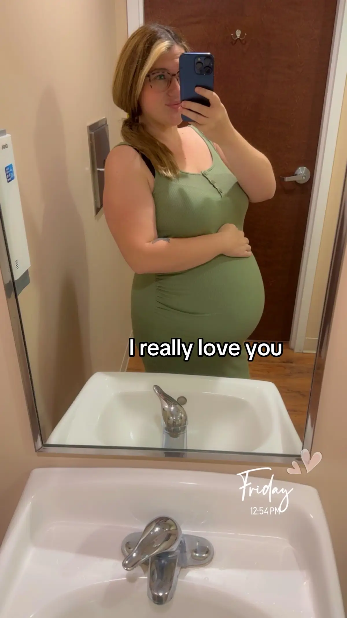 This trend was too cute to not participate in 🥹🥺🖤 #wrenleyfaye #timeflies #lifeafterloss #mamasgirl #iloveyou 