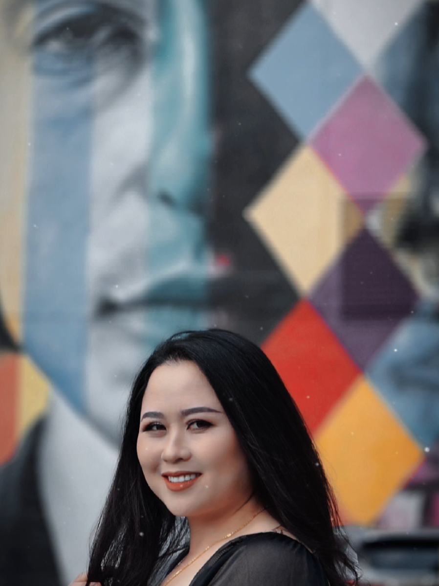 koj hloov tsis tau ce kuv tsis tig lawm mog ntxhob to kuv ntxiv  ntxhob quaj lawm 