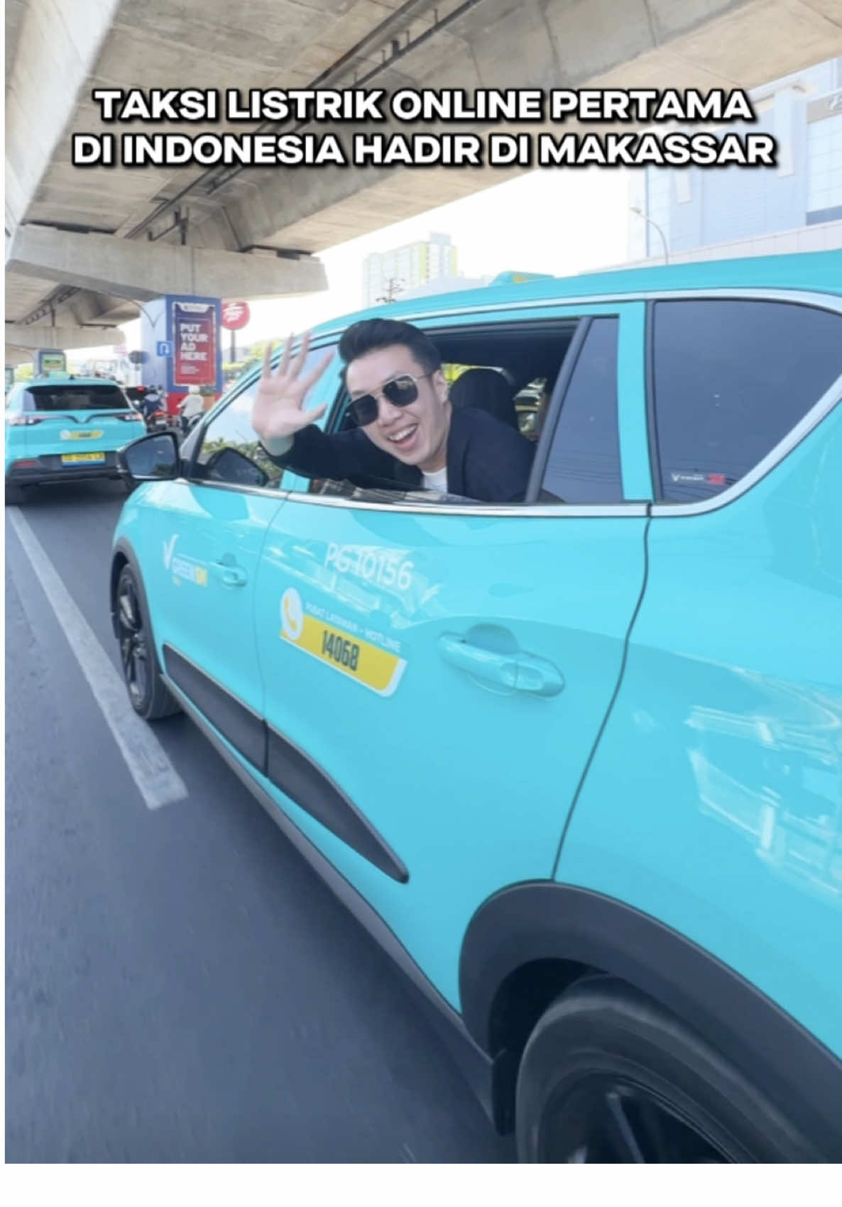 siapa yg sudah naik taksi listrik imut wrn hijau tosca ini ?? 🚙💨 @Green SM Indonesia  #Mksfoodbang #makassar #makassarinfo #Evtaxi #greenSMmakassar 