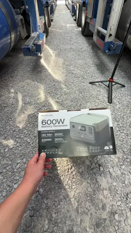600W Exoflow battery generator instead of inverter for semi trucks! #truckdriver #trucking #generator #batterygenerator 