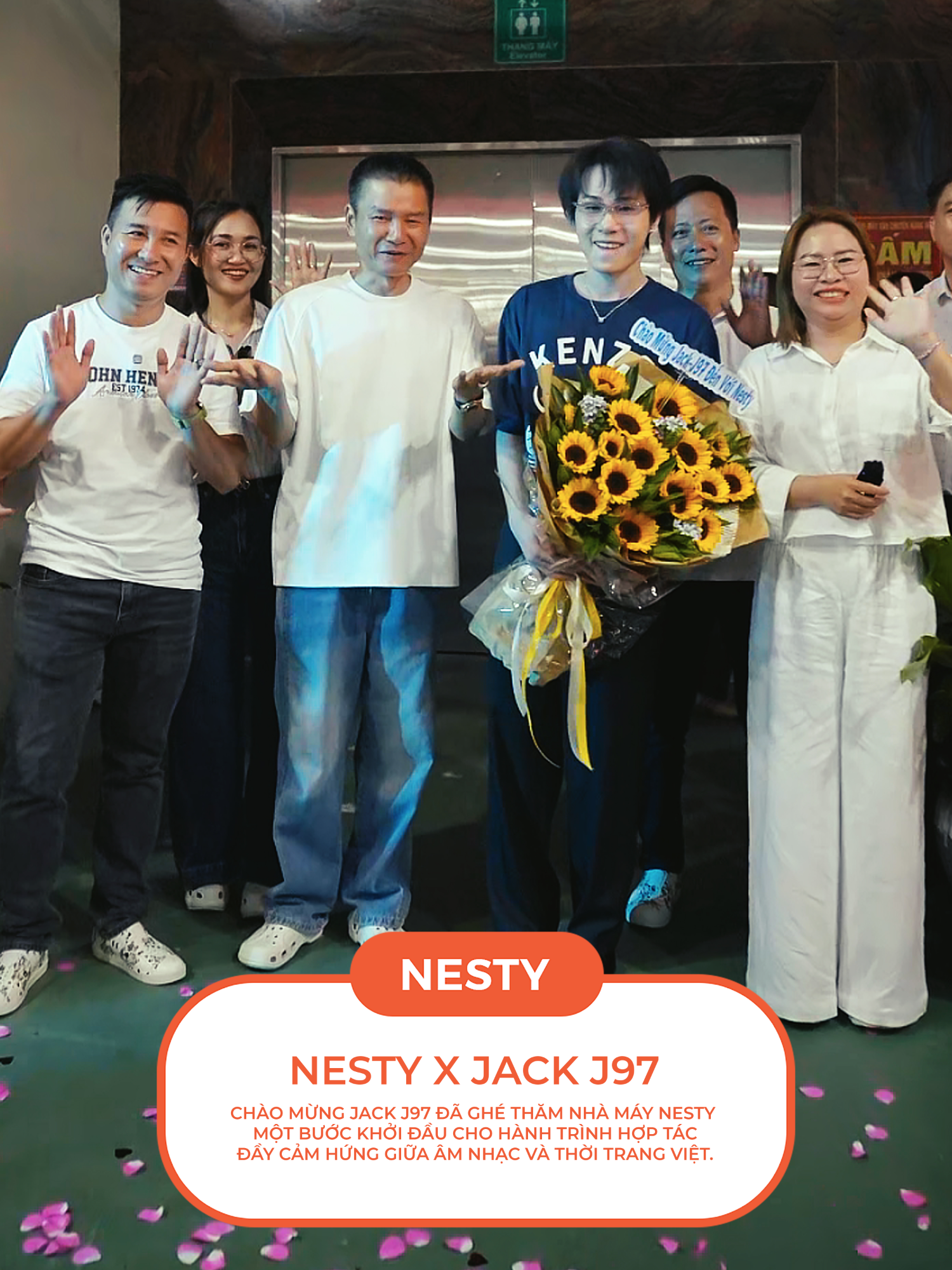 Chào mừng Jack J97 đã ghé thăm nhà máy Nesty  Một bước khởi đầu cho hành trình hợp tác đầy cảm hứng giữa âm nhạc và thời trang Việt. Nesty và Jack cùng chung một tinh thần: trẻ trung – sáng tạo – đậm chất riêng. Hãy cùng chờ đón những dự án bùng nổ trong thời gian tới #Nesty #chutichnesty #Nestyvietnamstore #Vietnam #jack #j97 #domdom