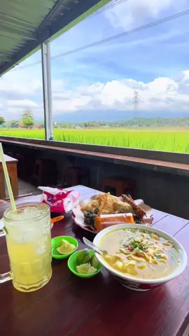 nyoto w/ view 🍃 #salatiga24jam #salatiga #tingkirsalatiga #sotosawah 