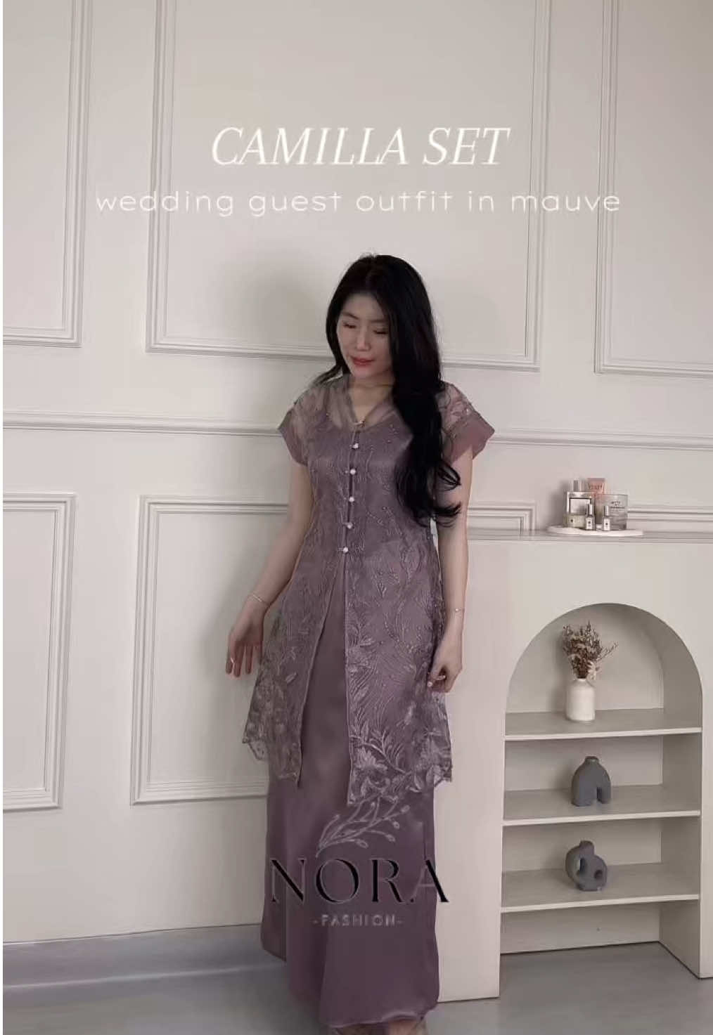 Camila Set sudah restock nih—Yang kemarin belum kedapetan pas launching yuk skrg gercepin! 🥰 —————— #dresspesta #dressnatal #burgundy #mahogany #dresskondangan 