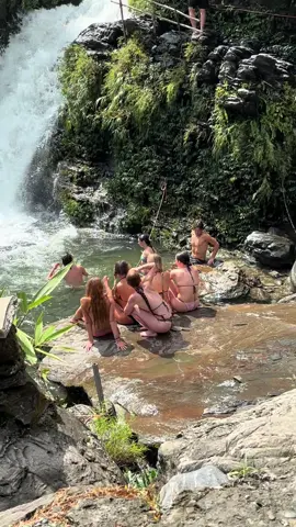 Chắc chỉ là phản xạ tự nhiên của cơ thể trước nguy hiểm thôi 😛  #chill #haivl #viralvideo #trending #xuhuong 