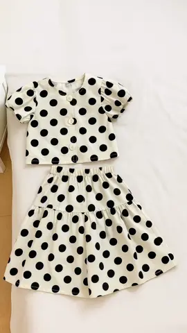 Setelan anak perempuan one set motif polkadot  kids fashion, yuk dibeli ayah bunda untuk buah hati tercinta, kenangan tidak akan terulang lagi #fyp #bajuanak #lucu #family #fashion 