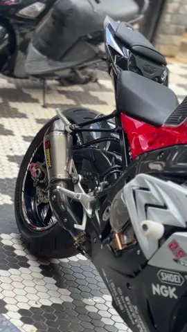 BMW airlines 🛫❤️‍🔥💙 #visxa #fyyyyyppppppppppppppp #bmw #s1000rr #2018 