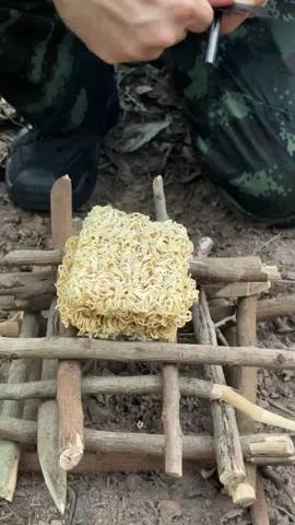 ก่อไฟในป่าแบบนี้รับรองแม่ไม่ด่า แต่พ่อด่าไปดูวิธีกัน ✅  #จ่าดอม #จุดไฟ #ไอเดีย #เคล็ดลับ  #camping 