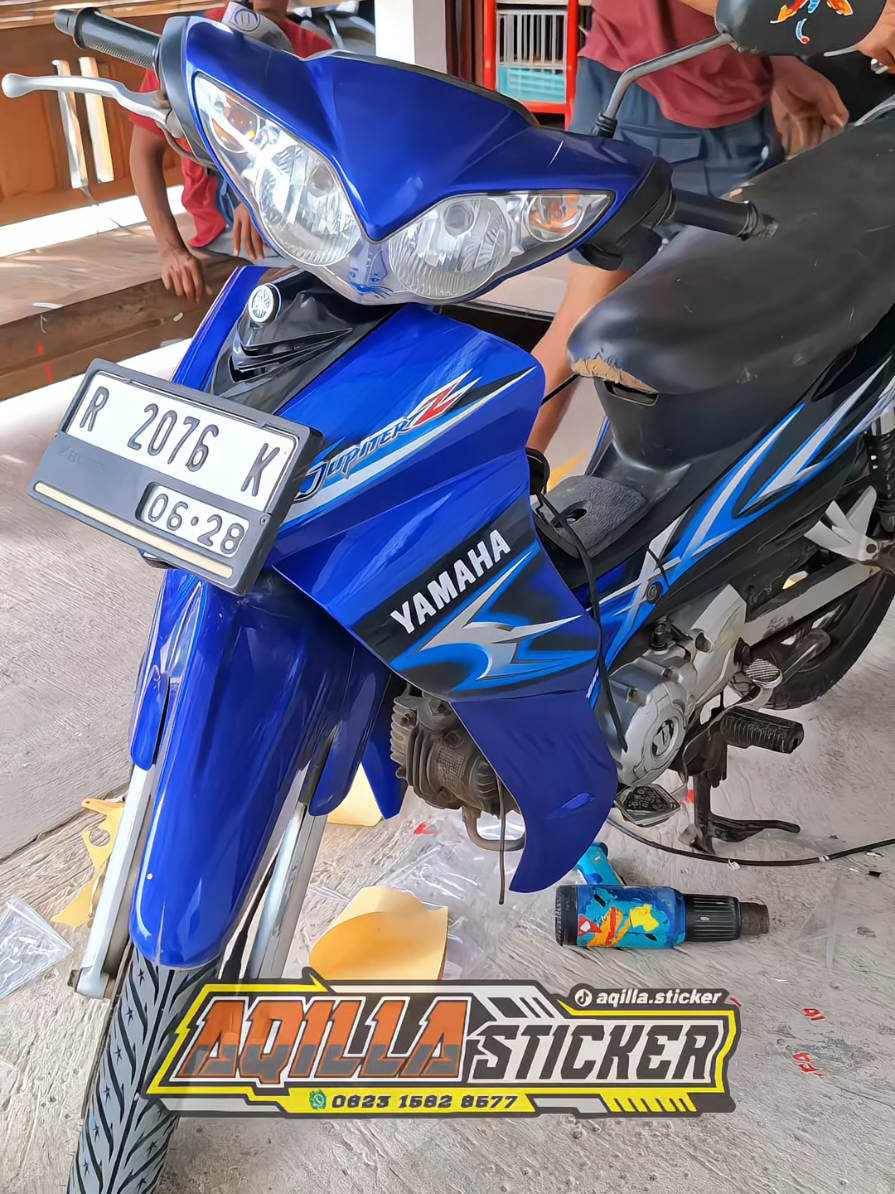 Ga harus motor baru, pasang striping lagi biar ganteng lagi🤭|| Striping motor Jupiter Z||#yamaha #striping #jupiterz #ganteng #lagiviral 