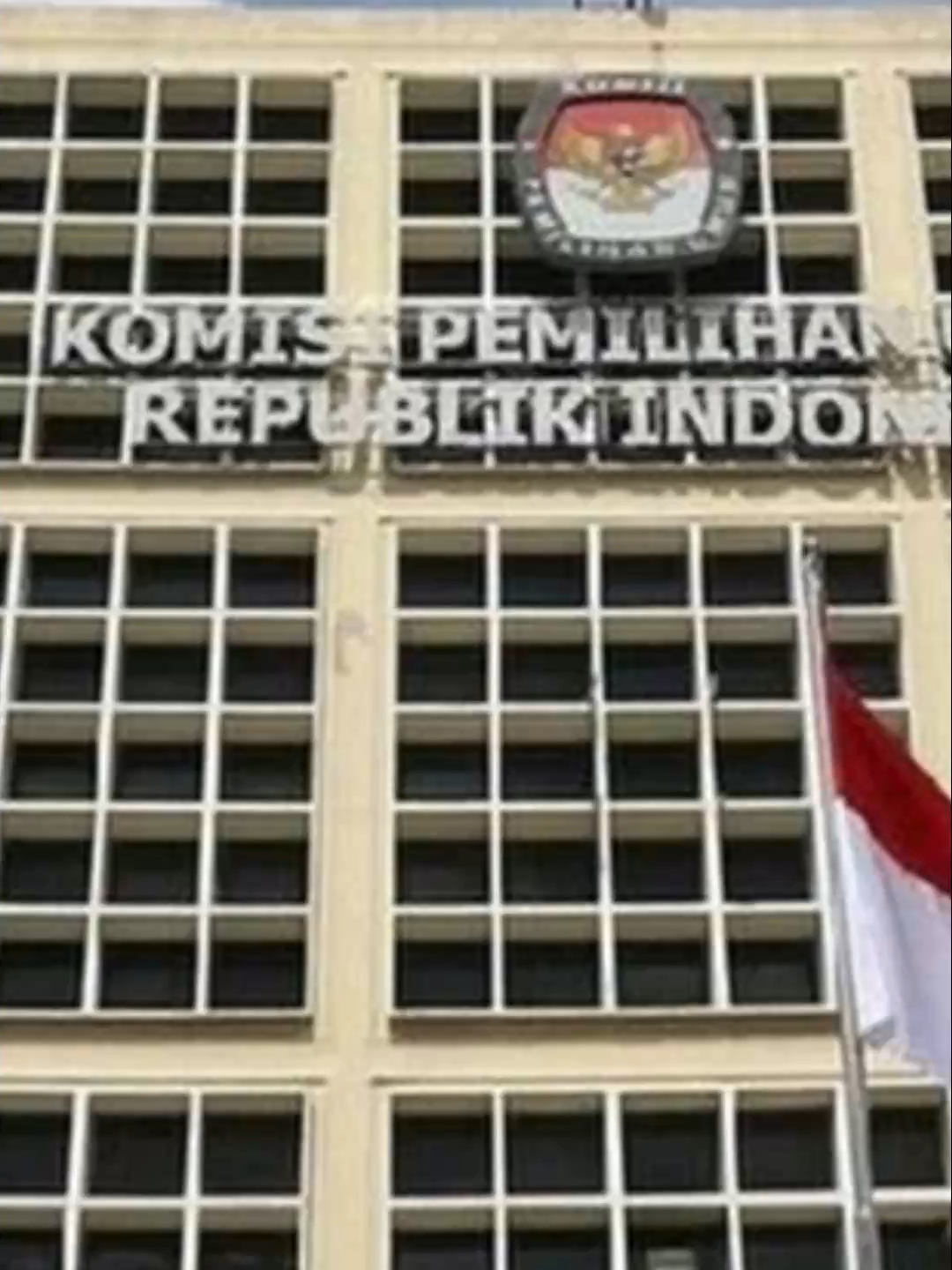 Kerahasiaan ijazah capres sesuai Keputusan KPU 731/2025 justru wujud perlindungan data. Transparansi tetap berjalan, tapi hak dasar untuk #jagadatapribadi dijunjung tinggi. #fypdongggggggg