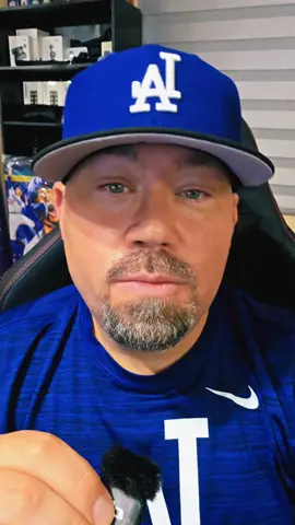 Dodgers drop Game 1 to the Phillies, 6-5 in extras 😤 LA had their chance… bases loaded in the 10th. Rojas swings at the first pitch and pops out. Muncy grounds out. No patience. No execution. This loss pretty much slams the door on the #2 seed. Dodgers will almost certainly be in the Wild Card round come October. Brutal. 🔵⚾️