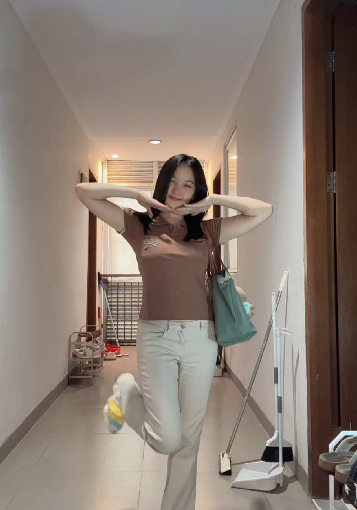 jadi cewe bumi 😀 #outfit #outfitideas 