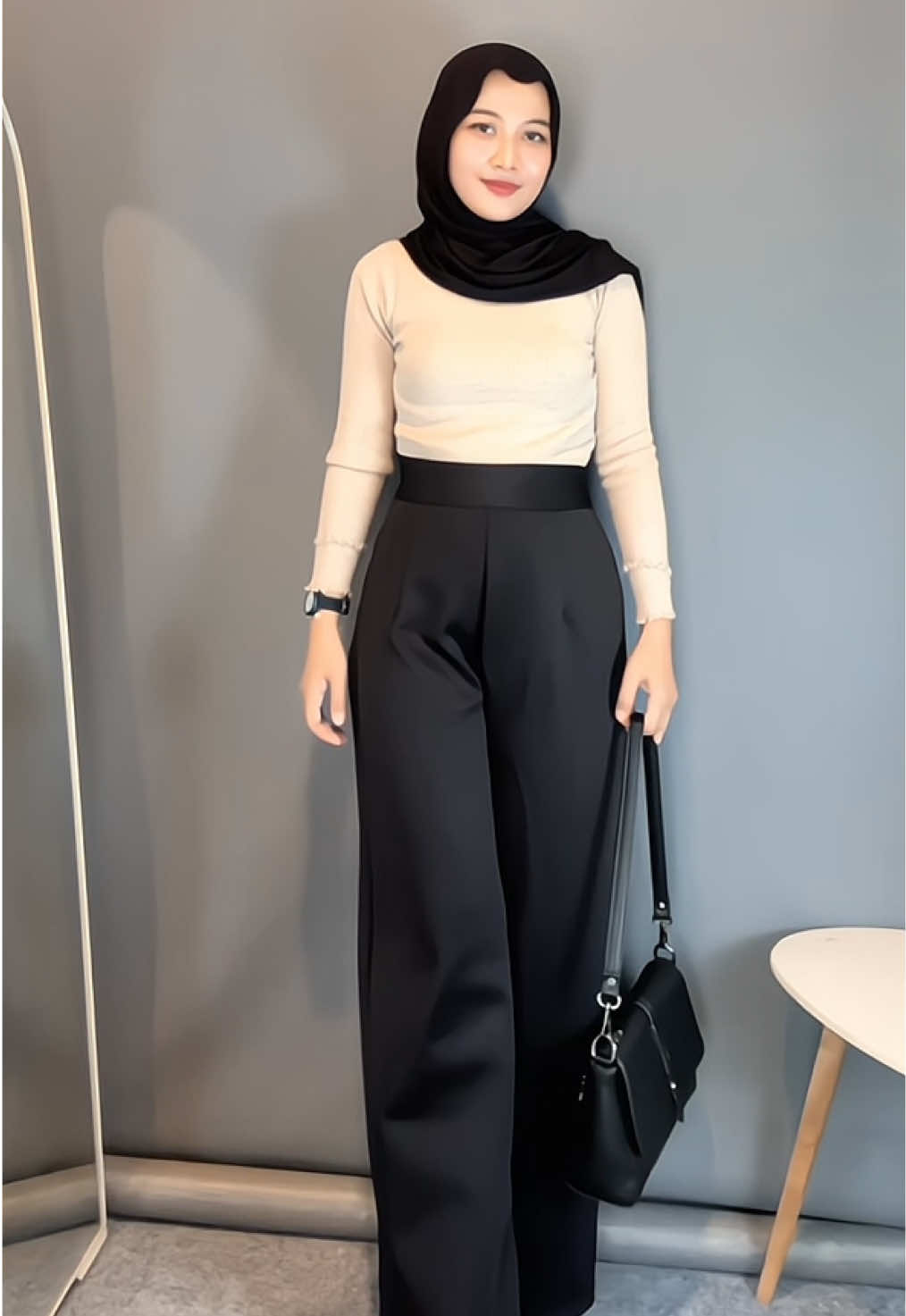 Kupandang pandang celana kulot highwaist nya cakeppp🥲 #foryoupage #masukberanda #kulothighwaist 